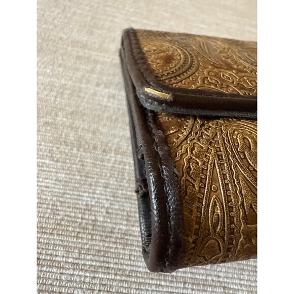 Relic Embossed Leather Wallet With Paisley Design & Snap Closure Tan - Picture 13 of 16